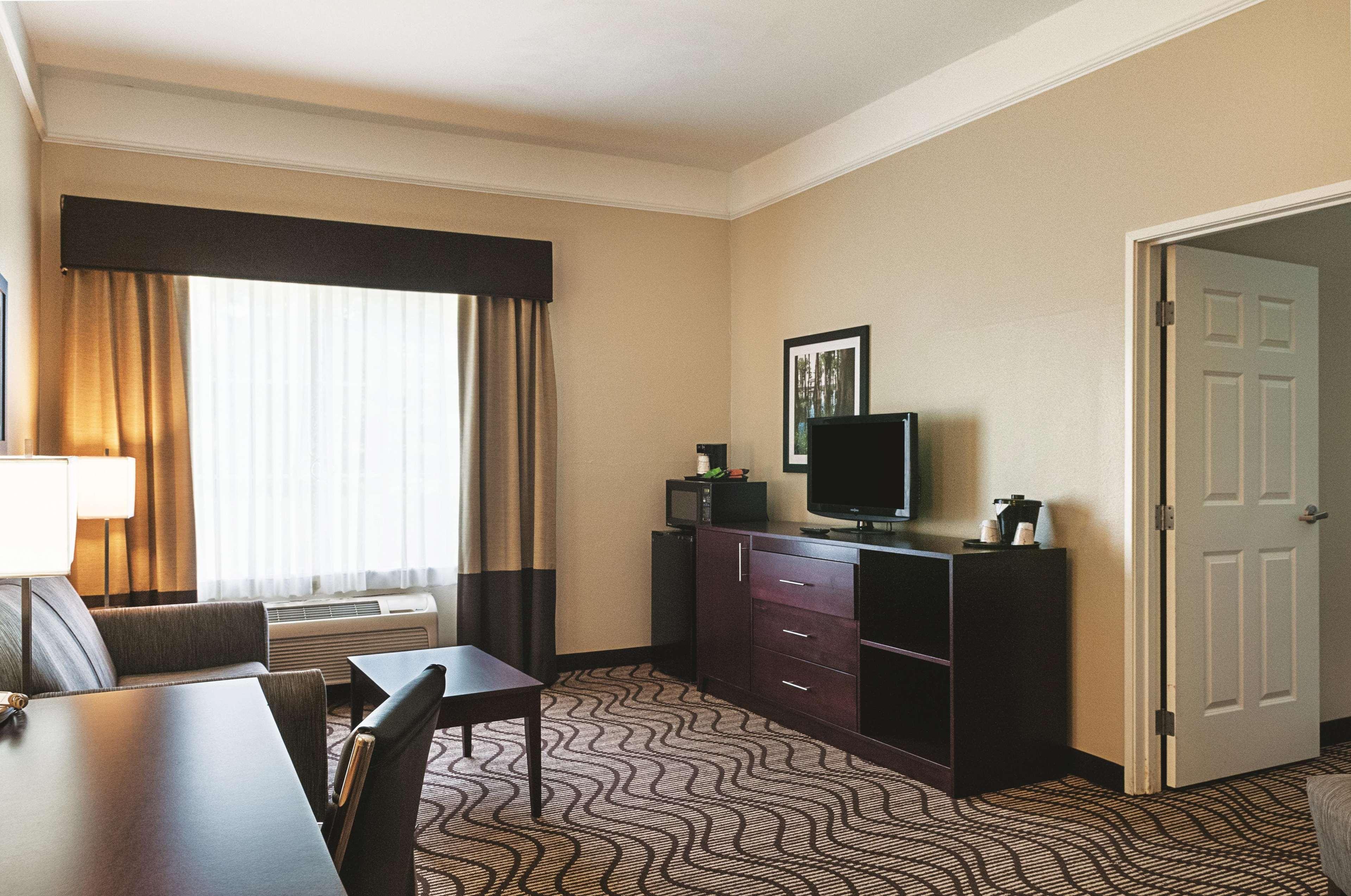 La Quinta By Wyndham Houma Hotel Exterior foto