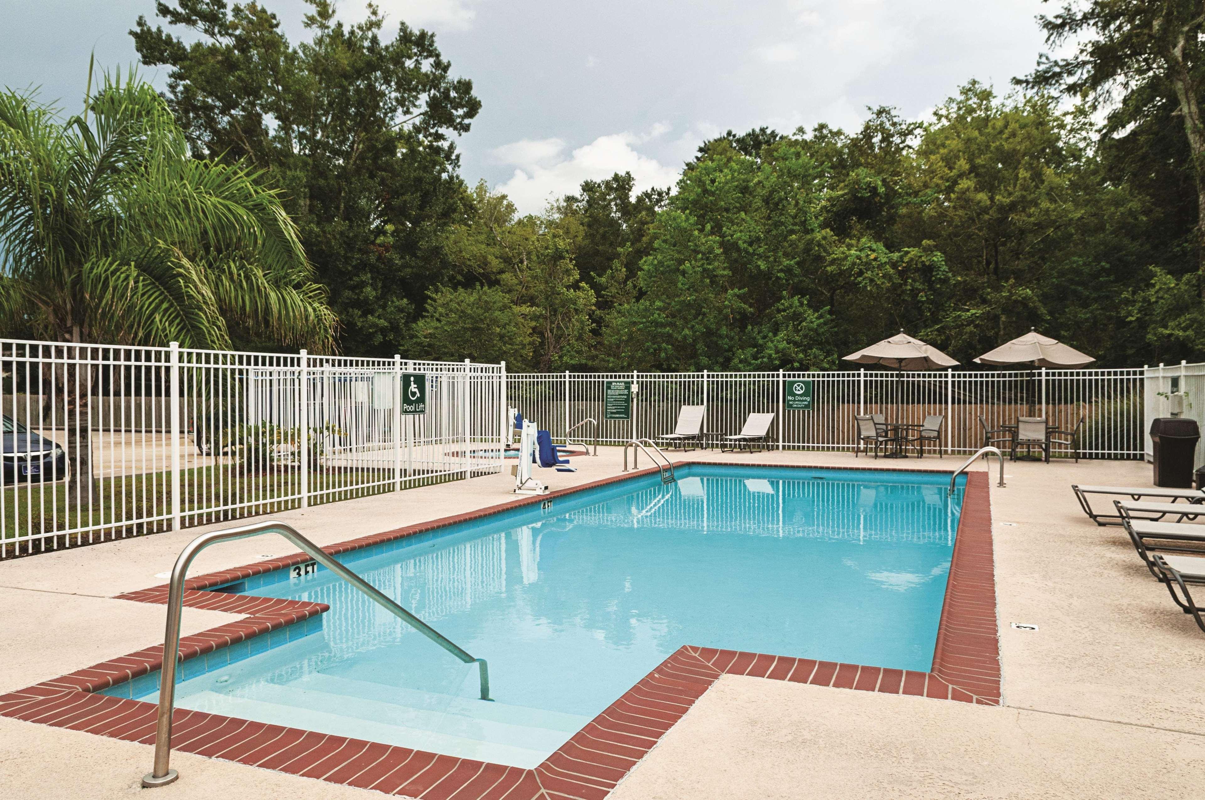 La Quinta By Wyndham Houma Hotel Exterior foto